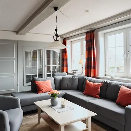 Waldstr 12, Whg Sommerinj Wyk 아파트